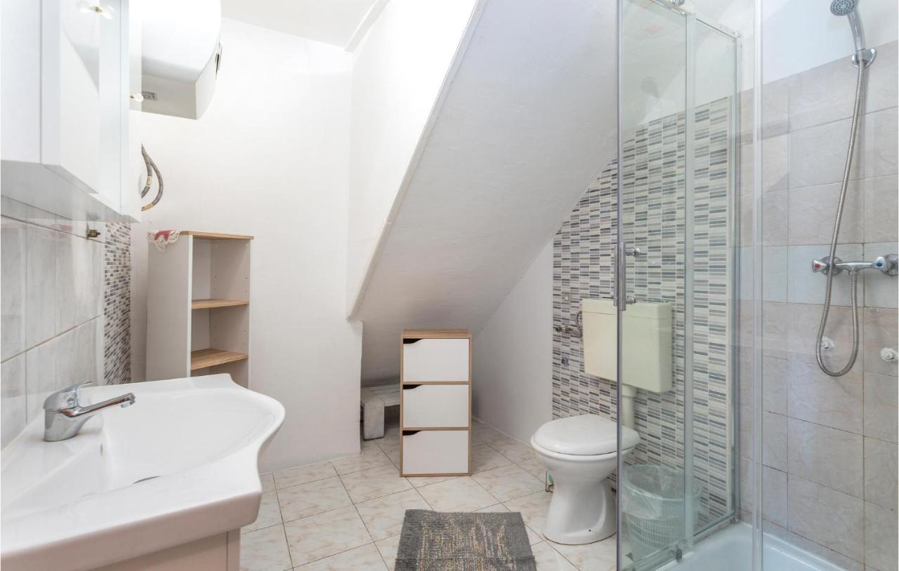 Lovely Apartment In Stara Baska 1 With Kitchen Esterno foto