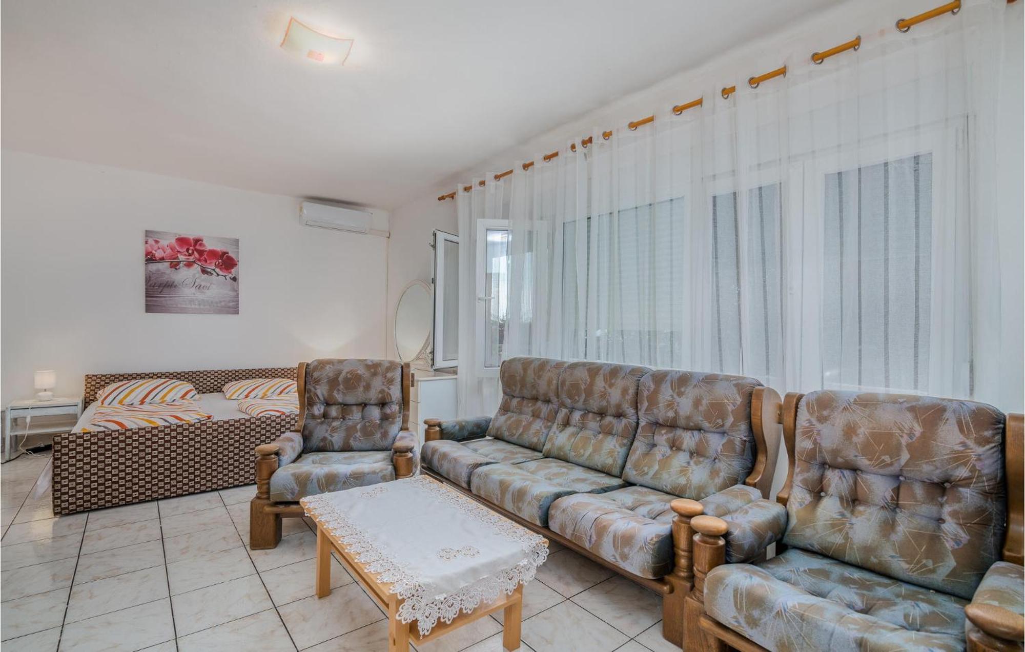 Lovely Apartment In Stara Baska 1 With Kitchen Esterno foto