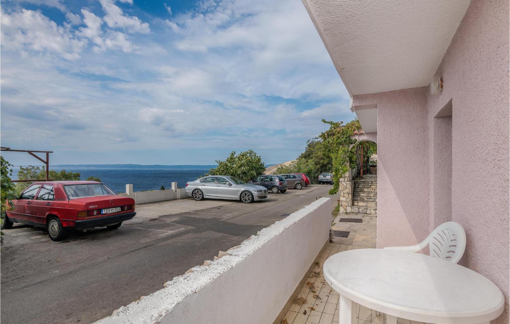 Lovely Apartment In Stara Baska 1 With Kitchen Esterno foto